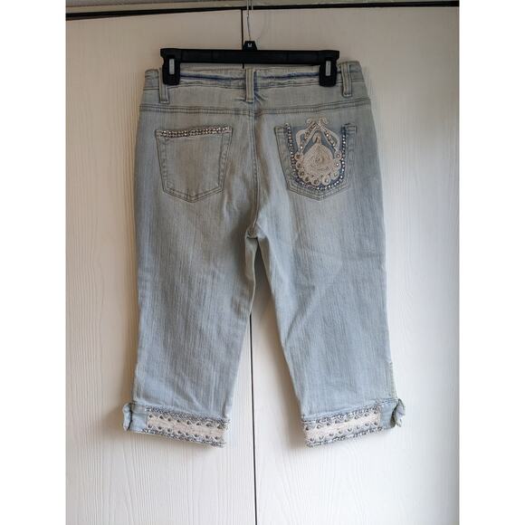 Rosa & Rose Women's Blue Bejeweled Denim Capris Shorts Size M - Picture 2 of 5